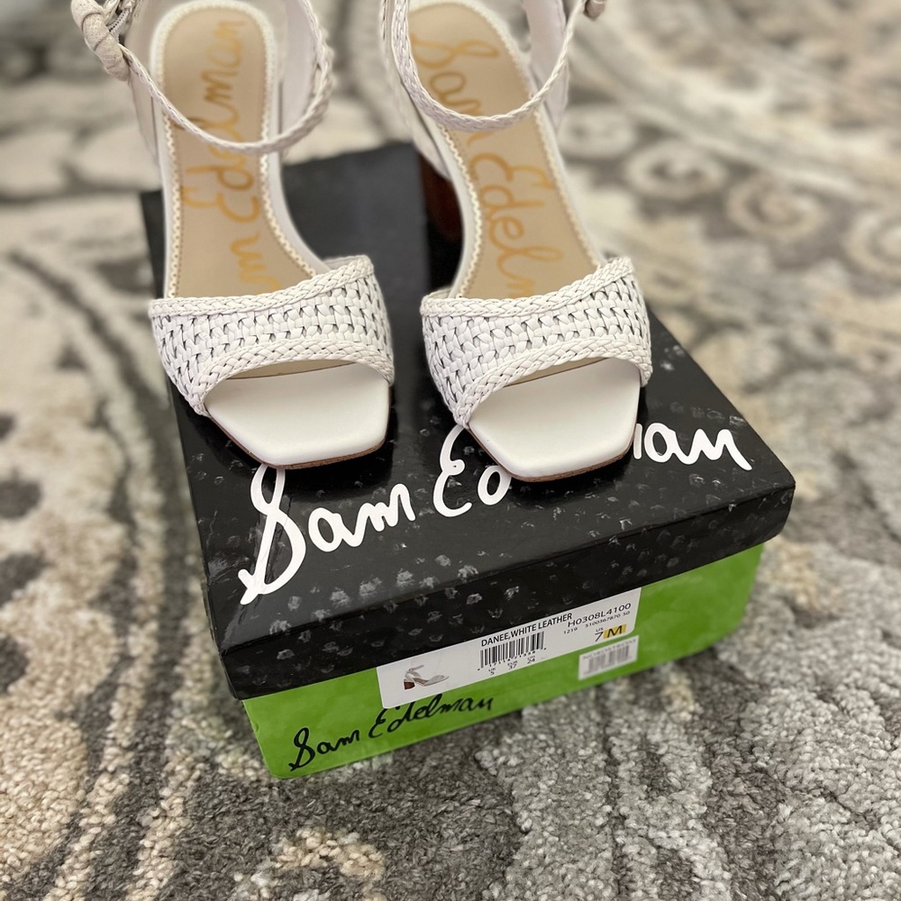 Worn once - Sam Edelman white sandal